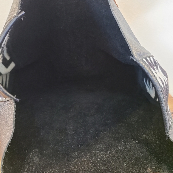 Future Glory Walking Rock Leather & Pendleton Wool Tote Bag - Picture 9 of 9